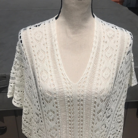 Beautiful ivory beach cover up new with out tags - Picture 4 of 6